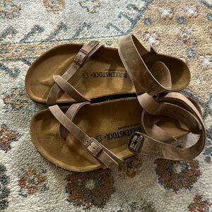 NWOT Birkenstocks Oiled Leather Yara Sandals